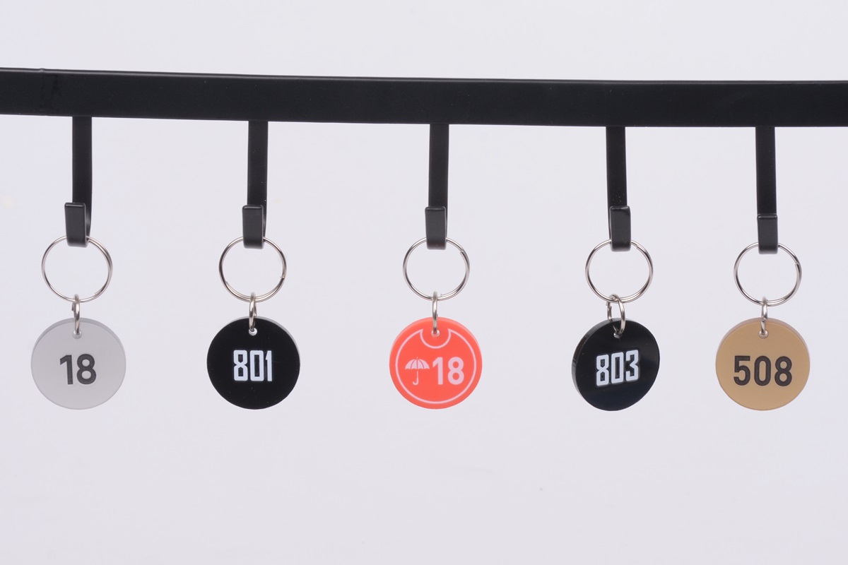 Ruhatári biléták - A vendég kézbe kapja a helyszín minőséget