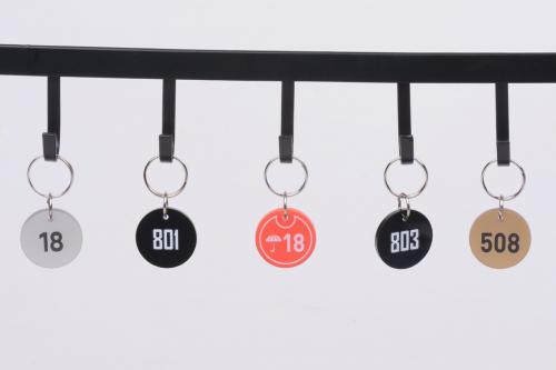 Ruhatári biléták - A vendég kézbe kapja a helyszín minőséget